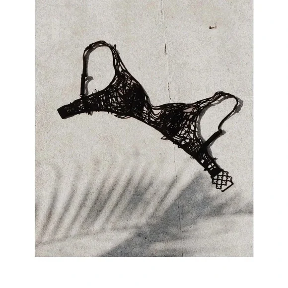 THAIKILA SCRIBBLE TOP Size L NWT - Picture 5 of 6